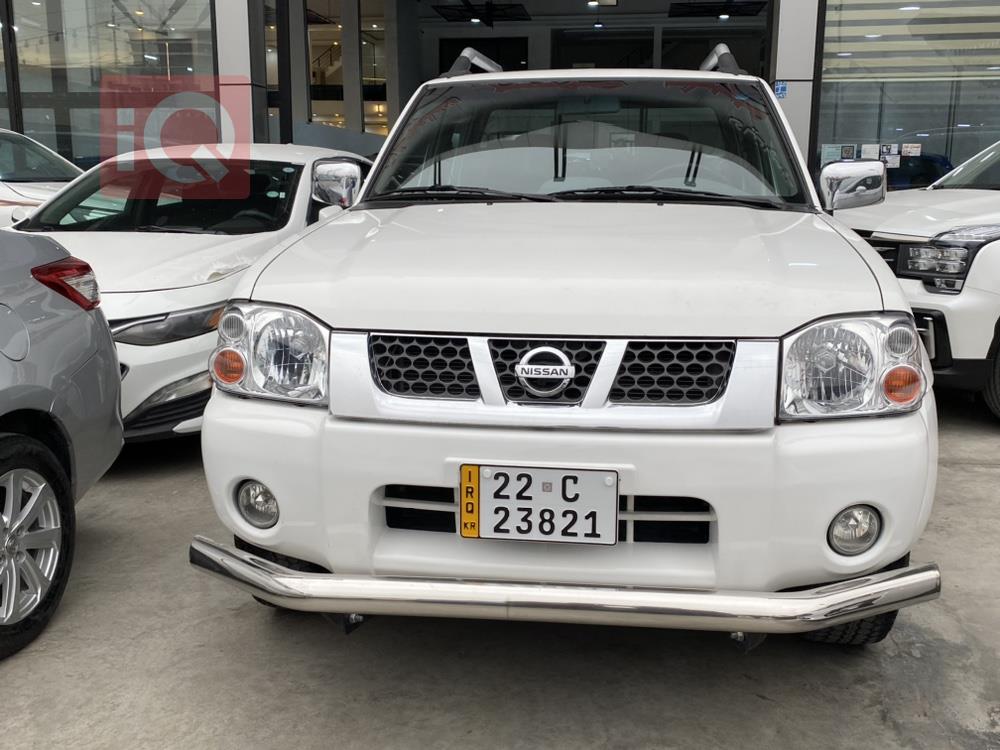 نیسان NP300